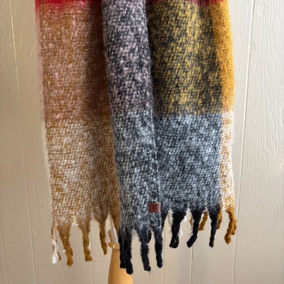 Lucky Brand Fuzzy Plaid Oversized Fringe Trim Scarf - Picture 3 of 9